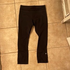 LULULEMON 7/8 LEGGING - SIZE 4